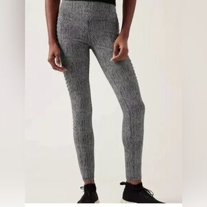 Athleta Delancey Textured Leggings Grey
Black Active Pants Size M